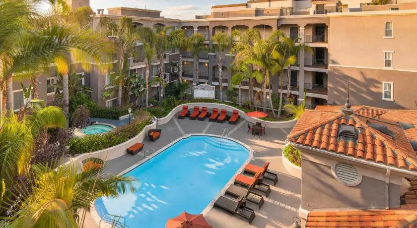 Marina Del Rey 2BR & 1BR Getaway - Gym - Pool - Sauna - Near Marina - Venice Beach - Image 1
