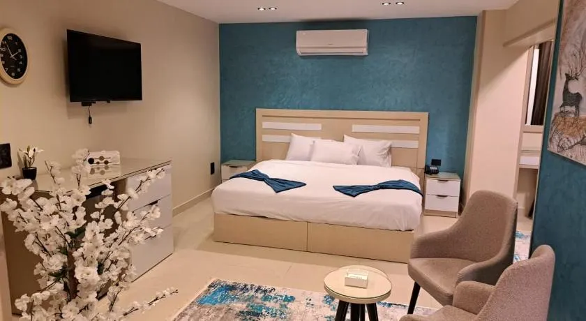 MIRA Holiday Home - Image 1