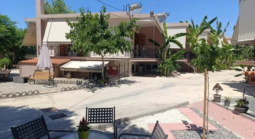 AK VILLAGE ROOMS - Image 1