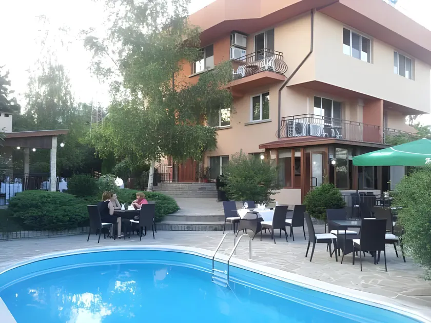 Guest House La Casa - Image 1