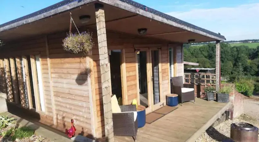 Peaceful Cabin in Skegby -Sleeps2- Fire Pit - Image 1