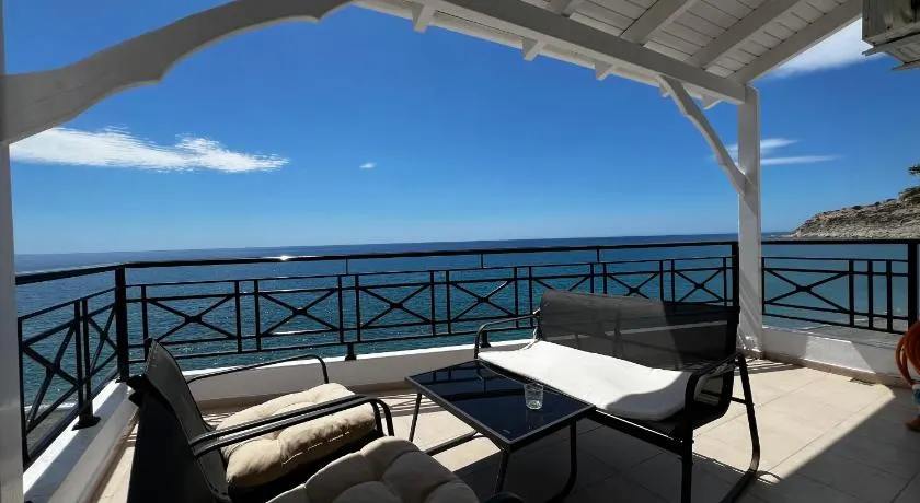 Thalassa Apartments - Image 1