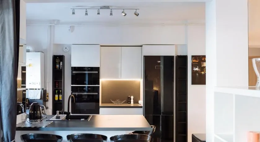 Luxury Flat 8 near Metro - Image 1