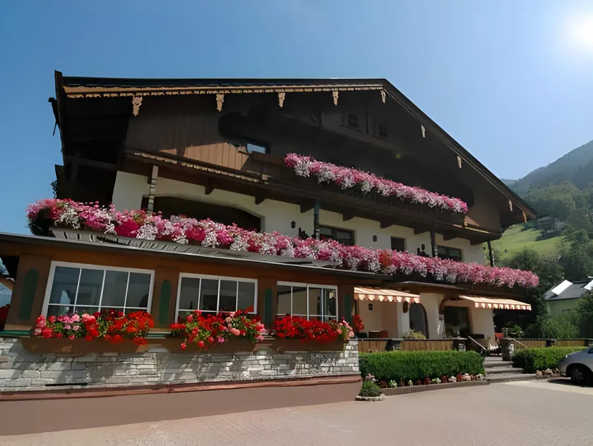 Hotel Garni Larcherhof - Image 1