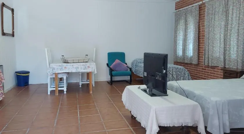 Habitación,Piscina y Jardín - Image 1