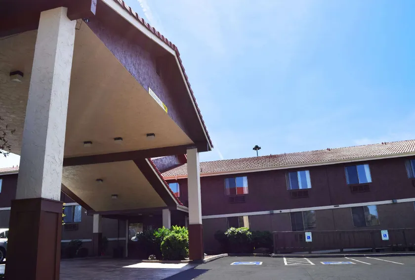 Red Lion Inn & Suites Federal Way - Image 1
