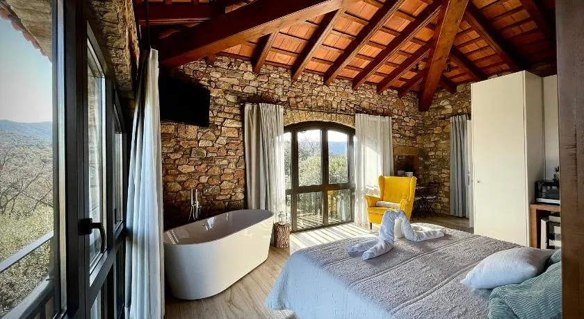 Alojamiento MAS EL CASTELL DEL BRULL B&B - Image 1