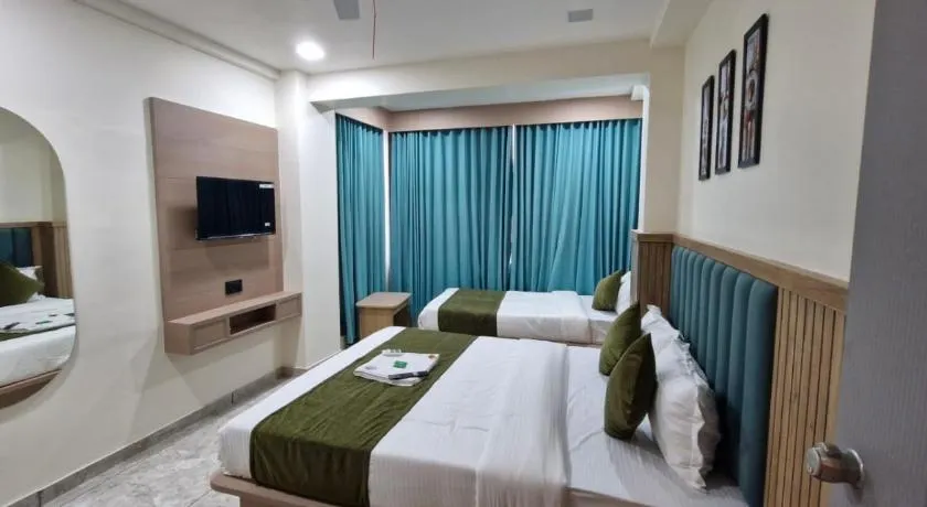Hotel Krishna Palace - Image 1