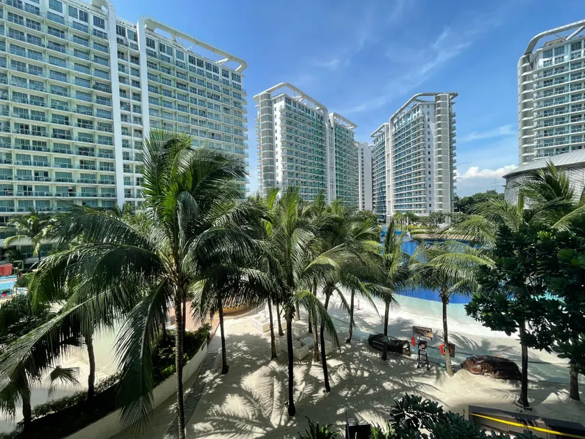 Davis Place - Image 1