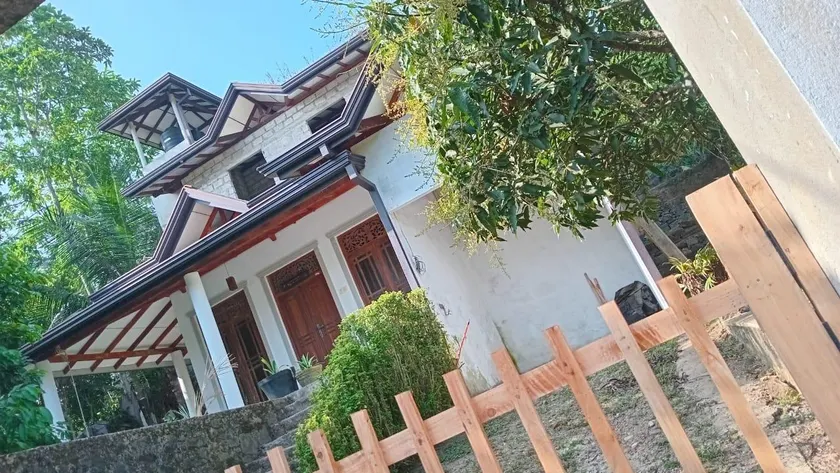 Villa 33 - Image 1