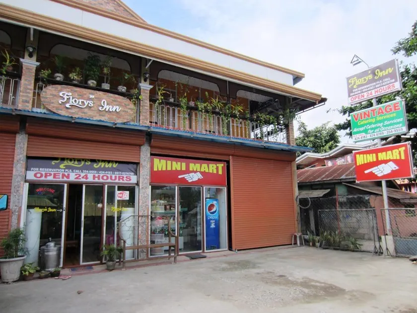 Flory's Inn - Image 1