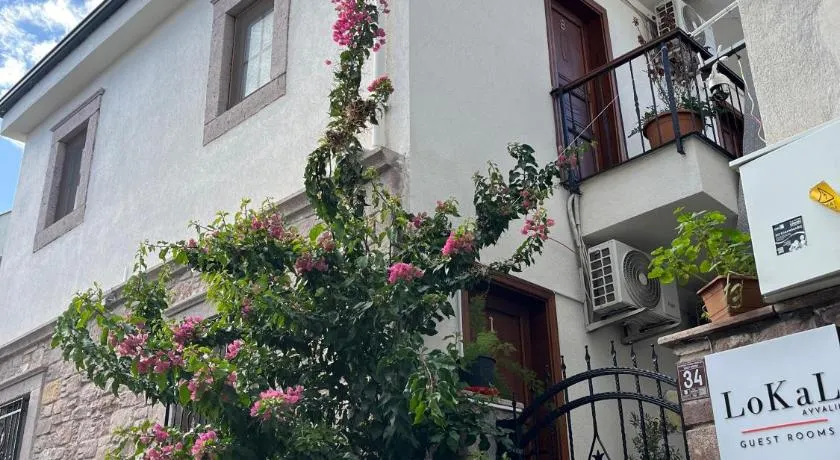 Lokal Ayvalık Guest House - Image 1