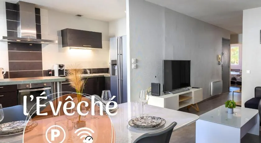 L'Évêché - T3 Spacieux & Traversant en Hypercentre - Image 1