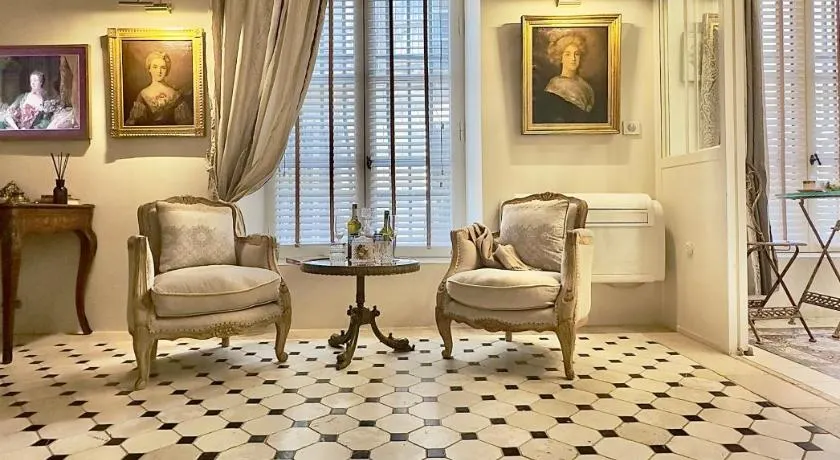 Les Anges Deluxe Avignon - Luxury Romantic Full Home - Free Parking and Car Service - Private Tours - Image 1