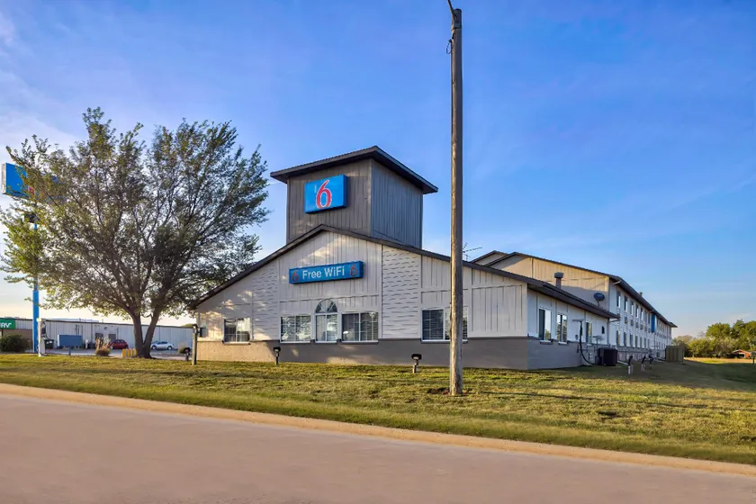 Americas Best Value Inn Stuart - Image 1
