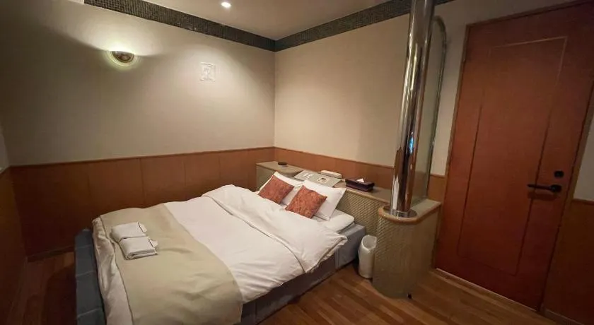 Hotel Luxe - Adult Only - Image 1