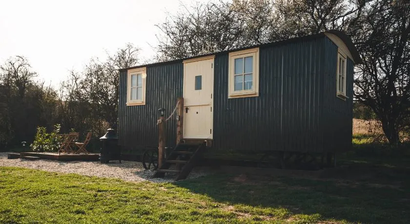 Avon Riverside Glamping - Image 1