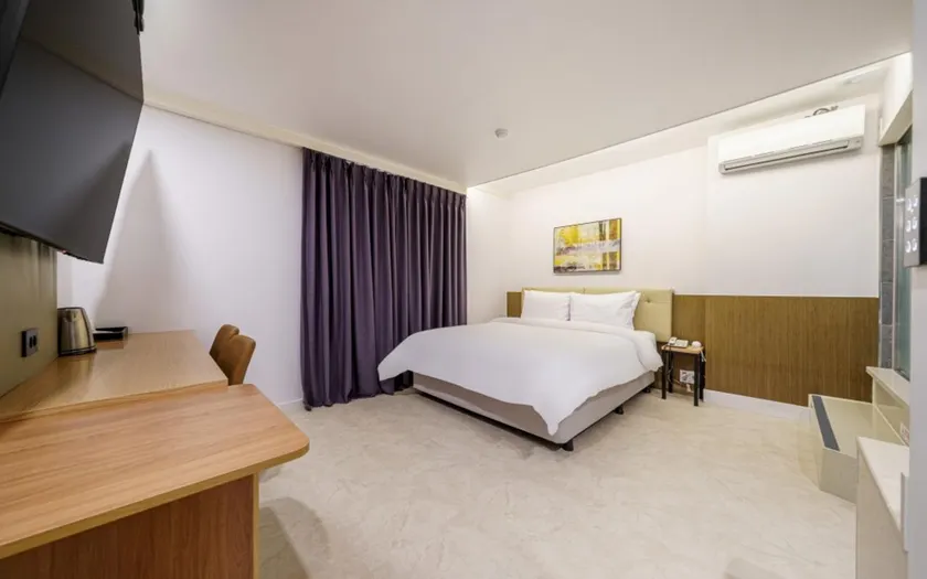 HOTEL K - Image 1