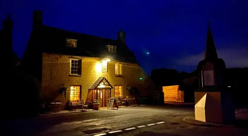 Royal Oak Ramsden - Image 1