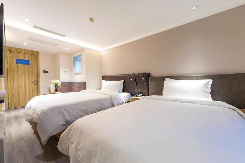 Hanting Hotel Shanghai Dapuqiao Sun Moon Light Center - Image 1