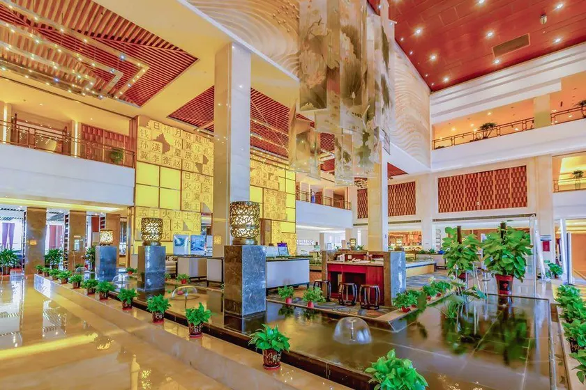Longyuan Hotel - Image 1