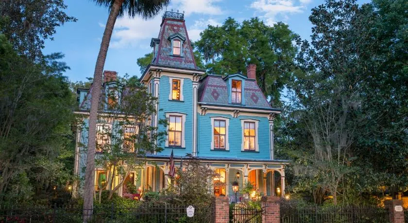 Magnolia Plantation & Cottages - Image 1