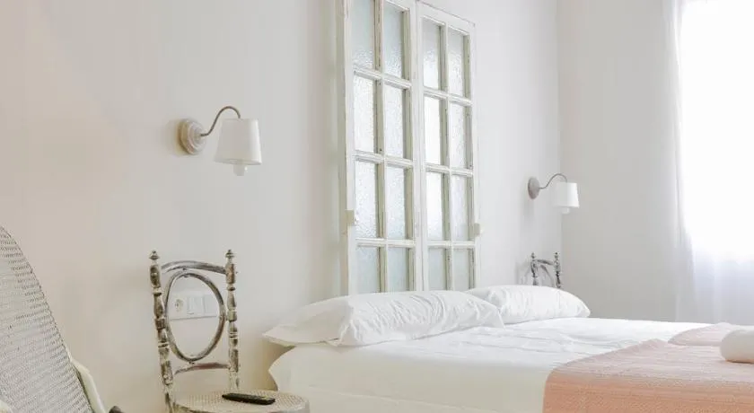 Urban Suites El Postigo - Image 1