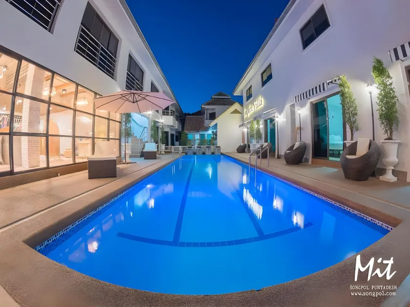 Empire Villa Hotel - Image 1