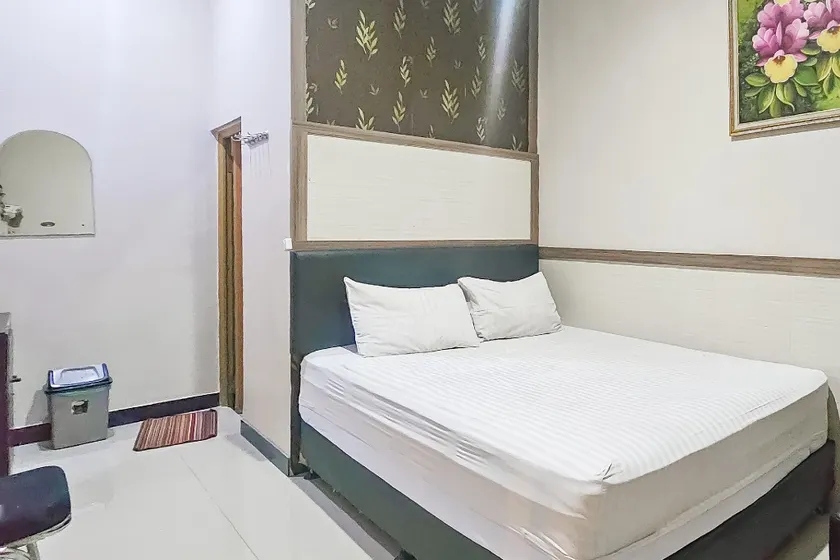 Wisma Brata Mitra RedDoorz - Image 1