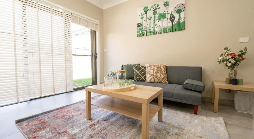 2 bedrooms Entire Granny Flat in Werrington - Image 1
