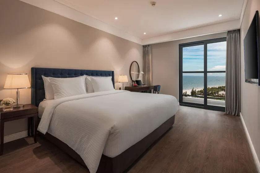 Ocean View 100m2 King Bed 20th Floor In Sheraton - Image 1