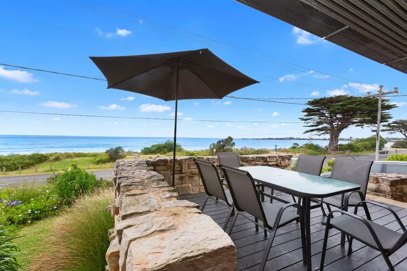 Absolute Beachfront Views Apollo Bay - Image 1