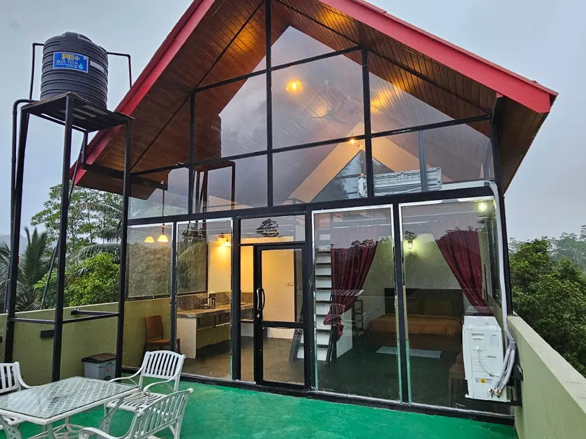 South Summer Villa 360 - Image 1