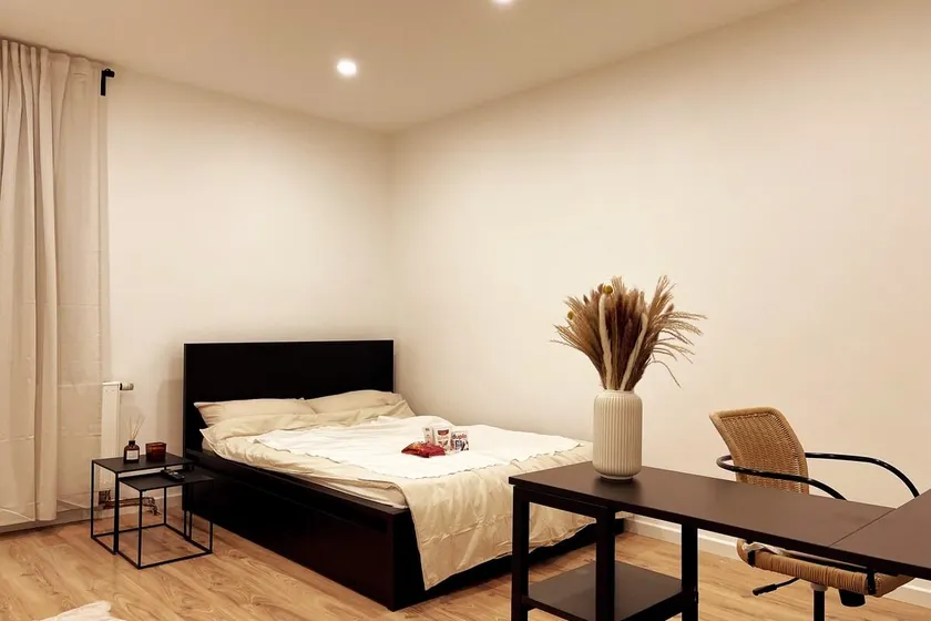 Dein Apartment - Image 1
