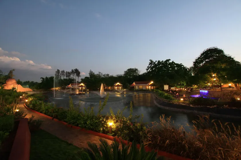 Silent Shores Resort & Spa - Image 1