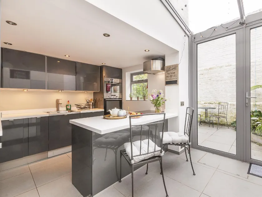 Rosewood House Exeter - Image 1
