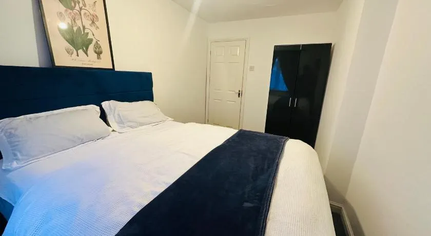 Snug room in Wellingborough - Image 1