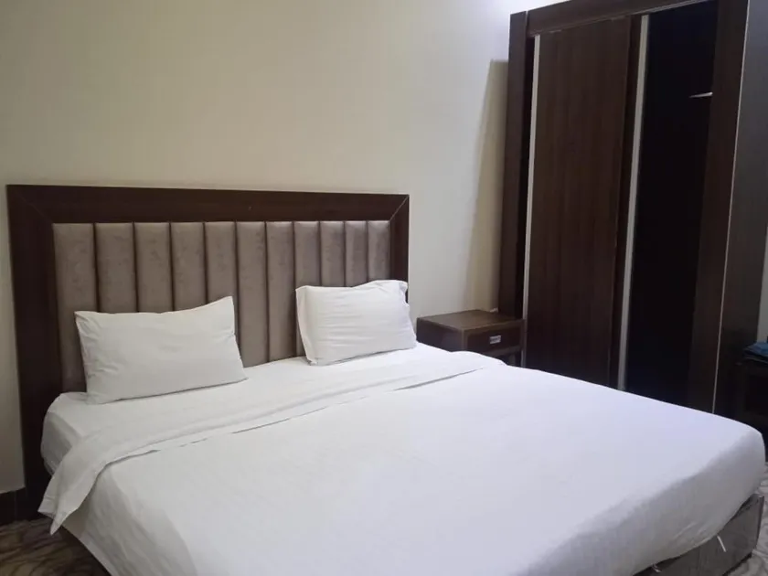 Quiet Rooms 2 Serviced Apartments - Image 1