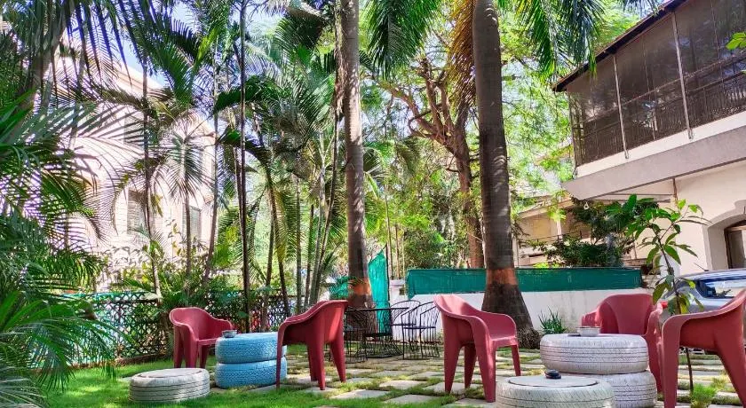 Hostel Lifespace- Tailor made for working professionals- Luxurious Twin Bungalow with CoWork- only 3 and 4 share Rooms - Image 1