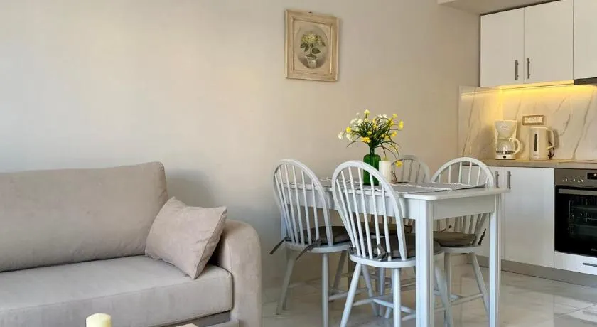 Arian Apartments - Image 1