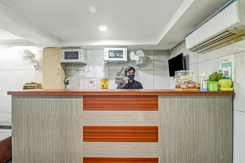 Super Townhouse Rama Hotel - Image 1