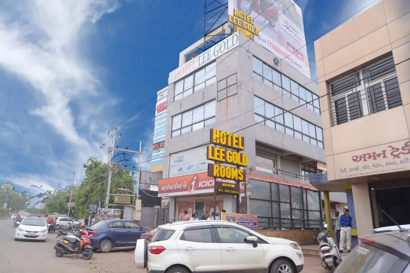 HOTEL LEE GOLD - Image 1