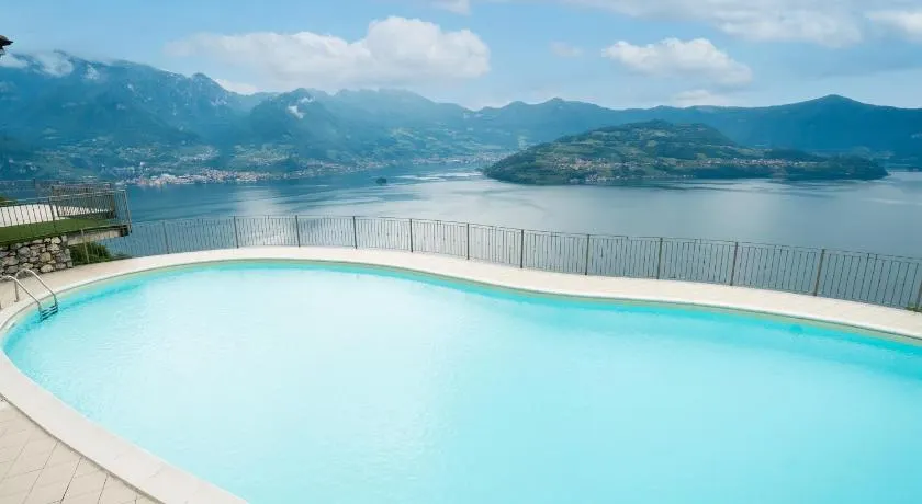 Appartement de vacances avec piscine et terrasse | Vue sur l'eau - Image 1