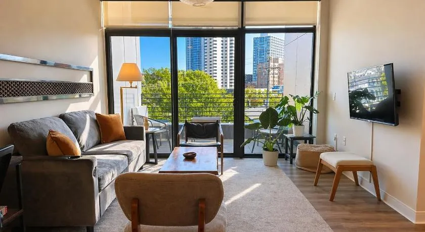 East Side Luxury 1BR Apt - Near Brady St with Balcony and Lounge - Sleeps 4 - Image 1