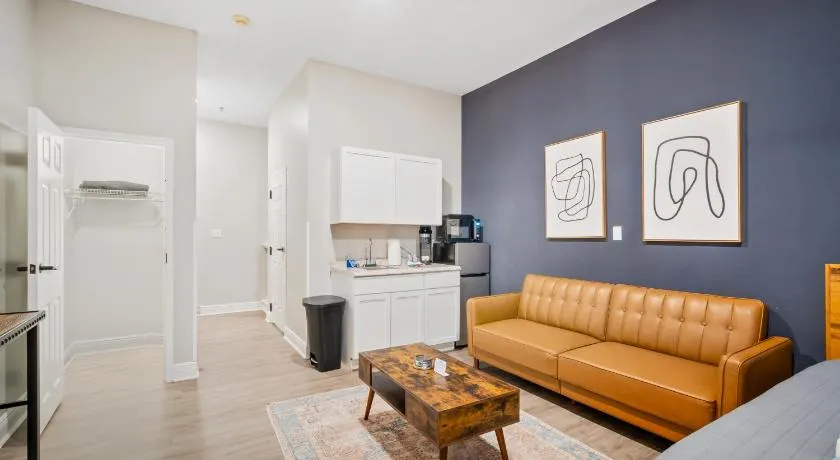 Tranquil 1 BR Studio in Grand Bay - Oak & Fountain - Image 1