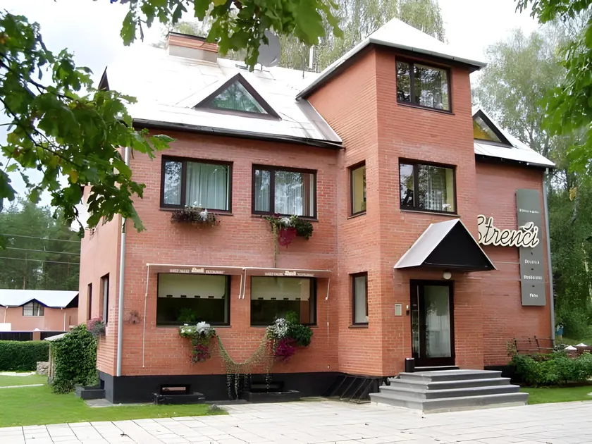 Strenči Guesthouse - Image 1