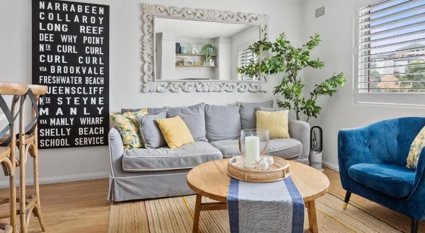 Beautiful 2 Bed Apt Walk 5mins Beach 3mins Village - Image 1