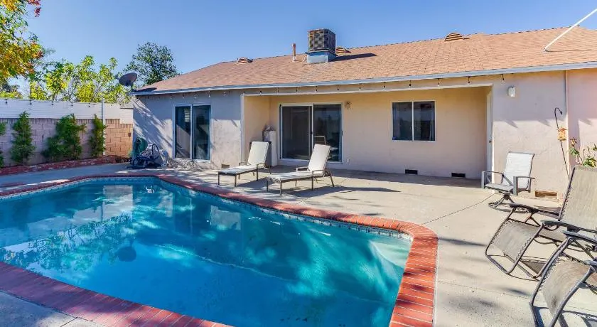 5 Bedroom Charmer with Pool - Image 1