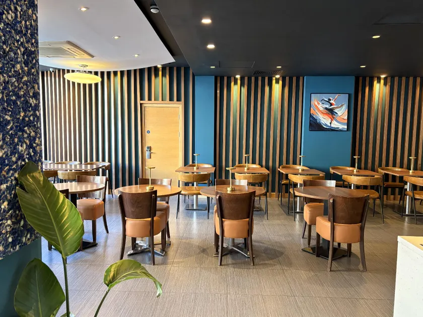 Eurotraveller Hotel-Premier - Image 1