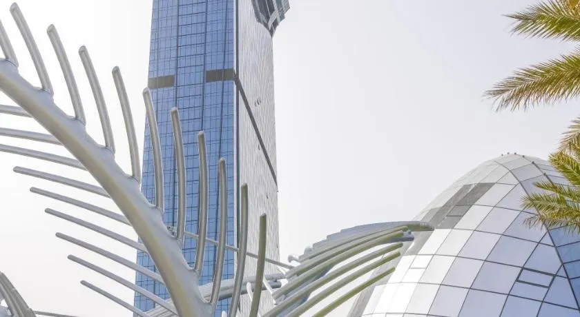 Ultra Luxury Palm Tower with Shared Hotel Facilities - Image 1